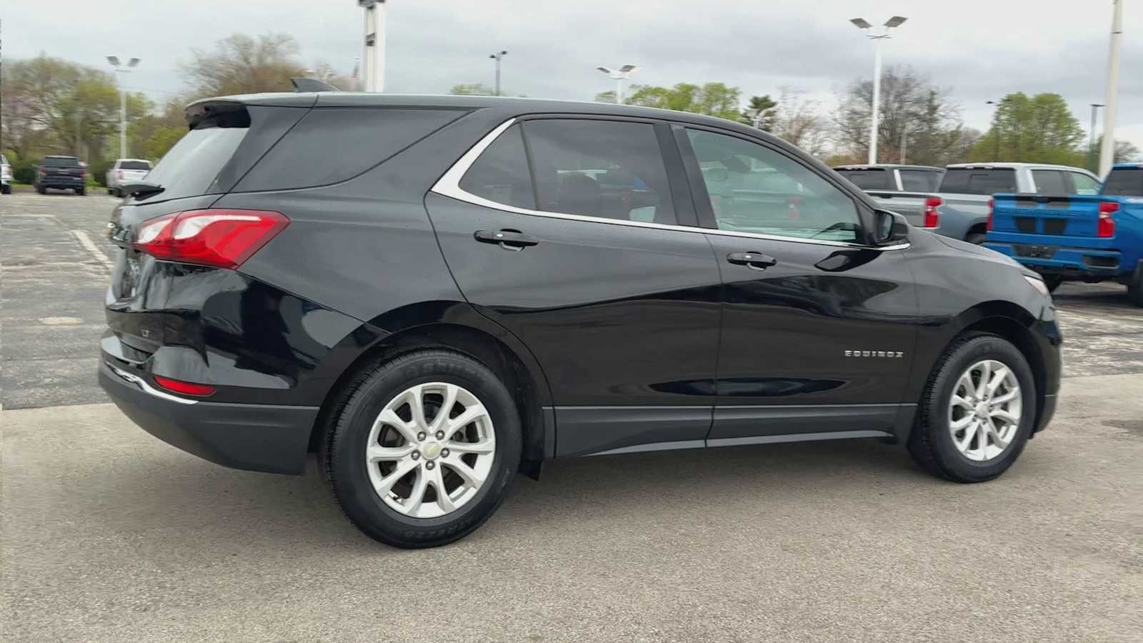 View vehicle photo 2