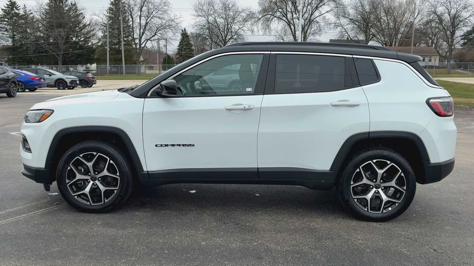 View vehicle photo 5