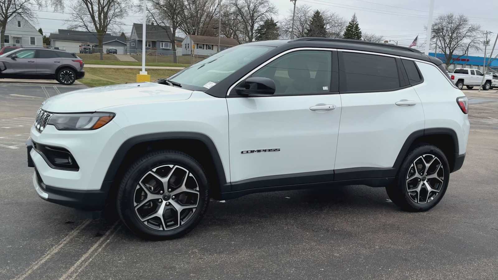 View vehicle photo 6