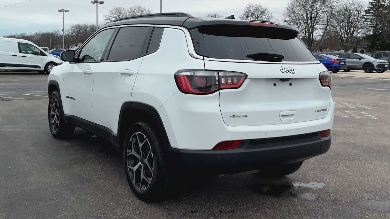 View vehicle photo 4