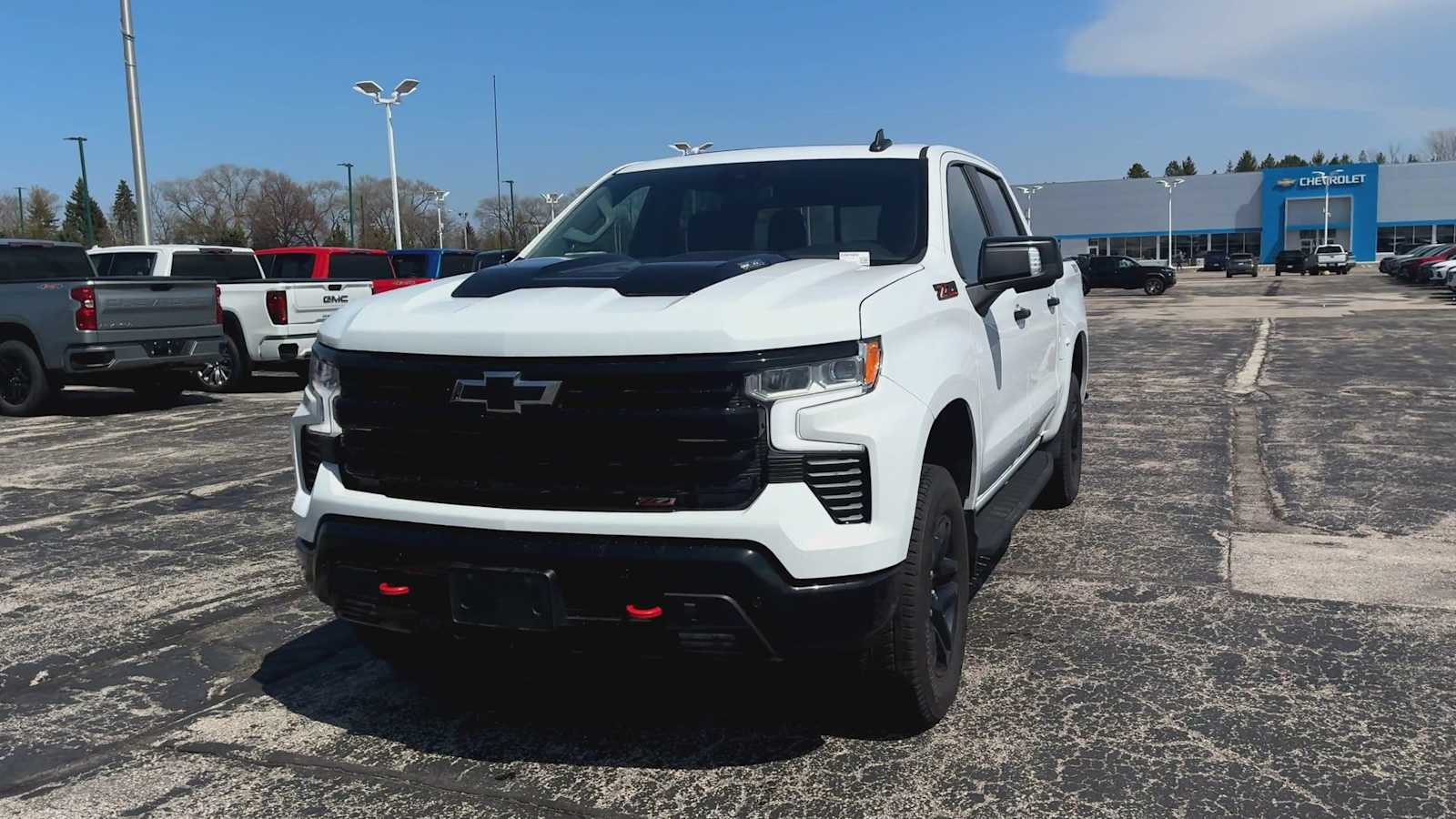 View vehicle photo 3