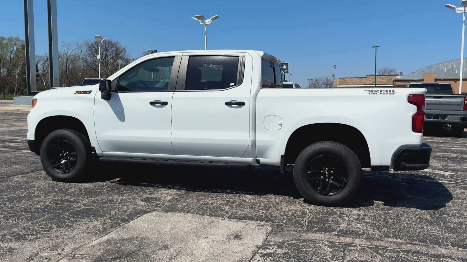 View vehicle photo 5
