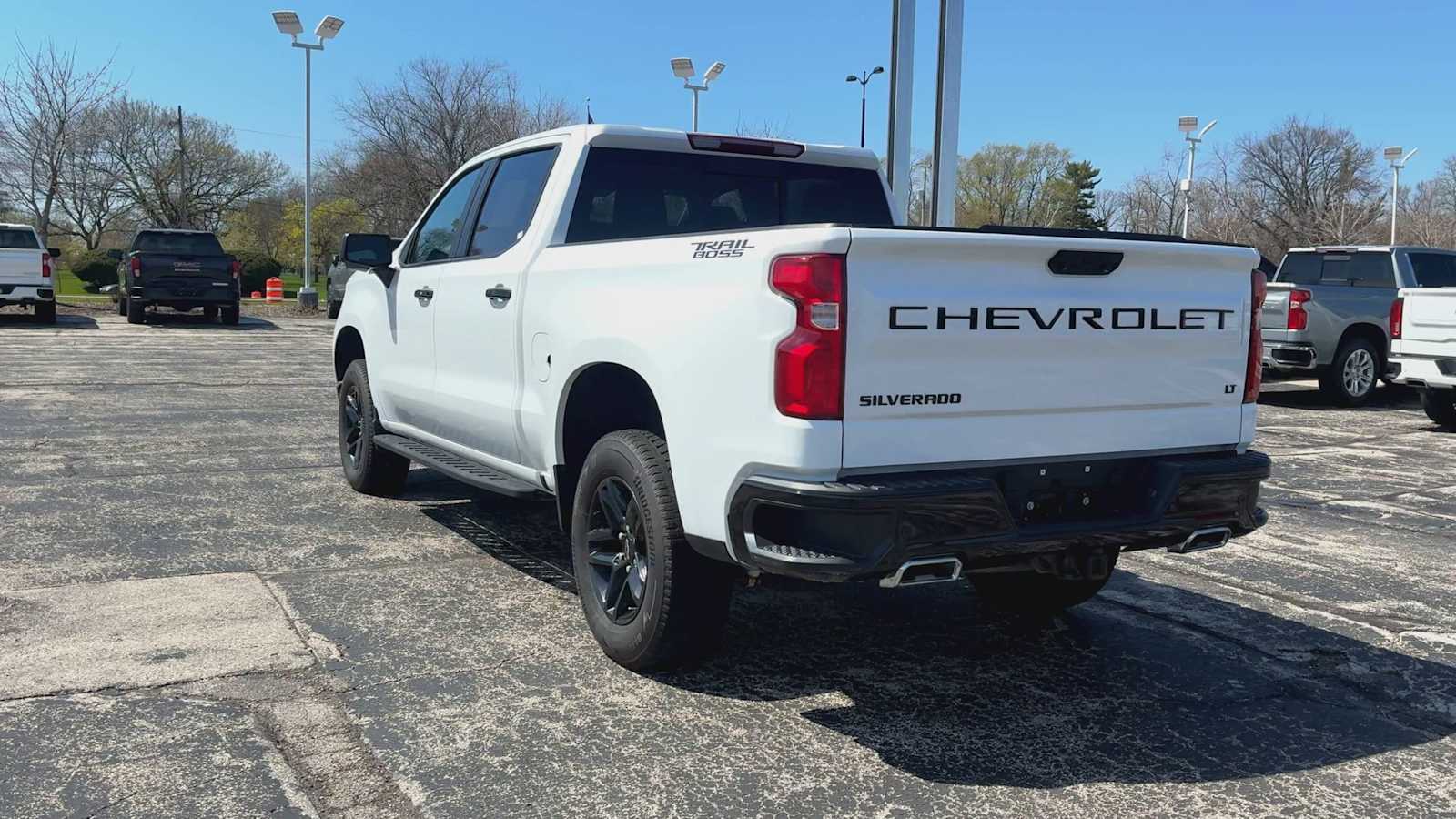 View vehicle photo 6