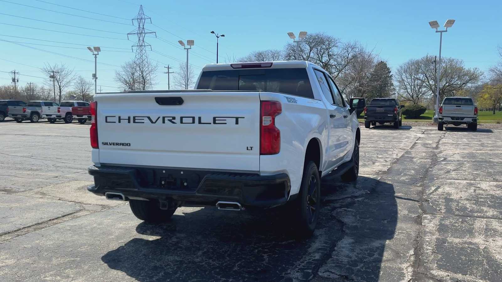 View vehicle photo 7