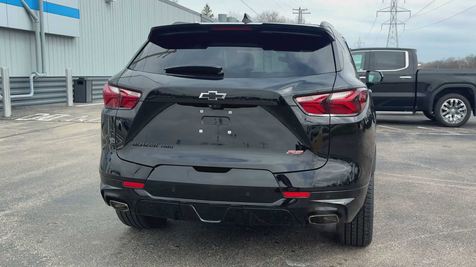 View vehicle photo 3