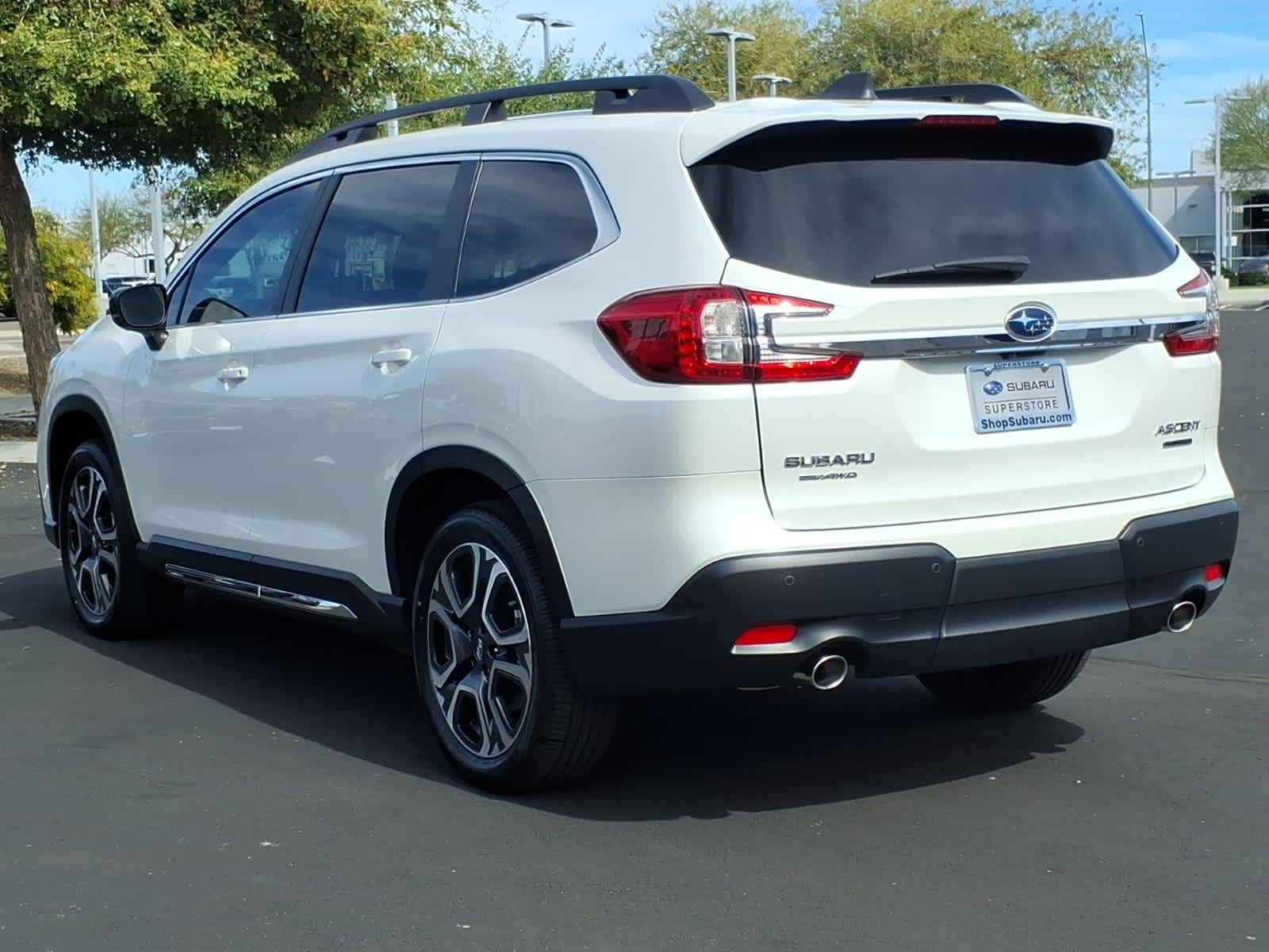 View vehicle photo 4