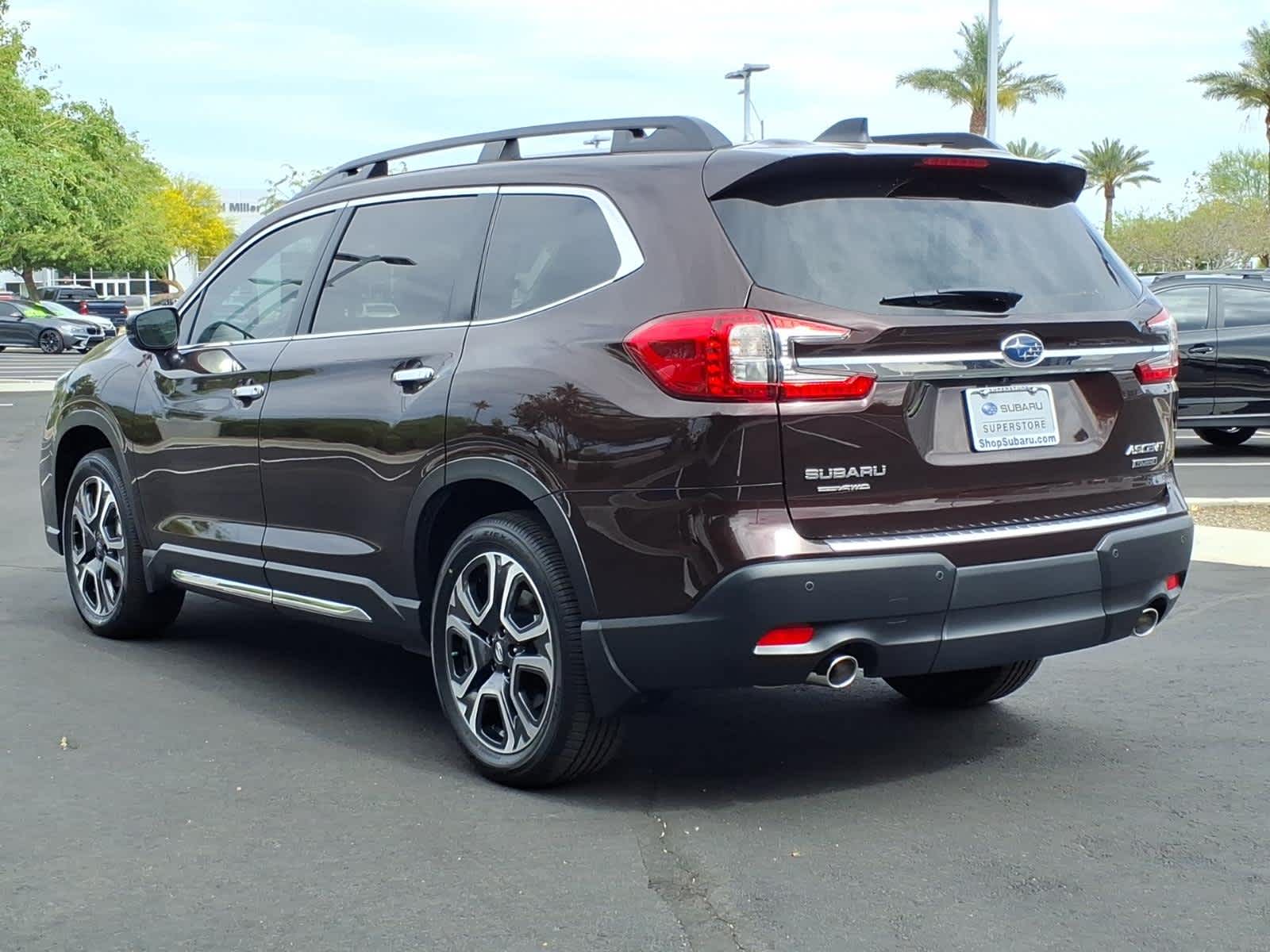 View vehicle photo 5