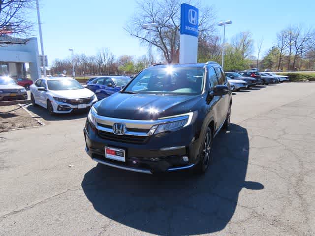 Crystal Black Pearl 2019 Honda Pilot Touring AWD with Rear Captain's Chairs SUV / Crossover All-Wheel Drive 9-Speed Automatic
