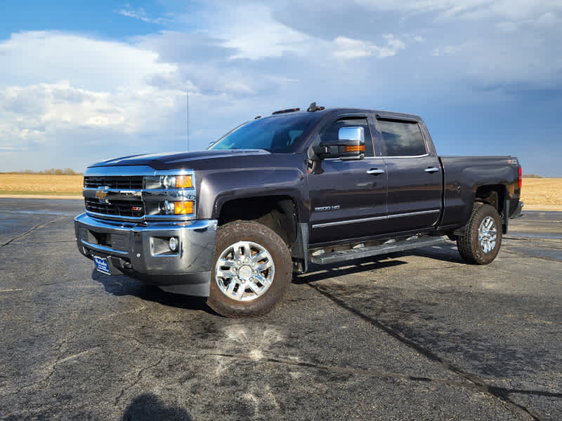 Used 2016 Chevrolet Silverado 3500HD LTZ with VIN 1GC4K0C82GF177735 for sale in Gilman, IL