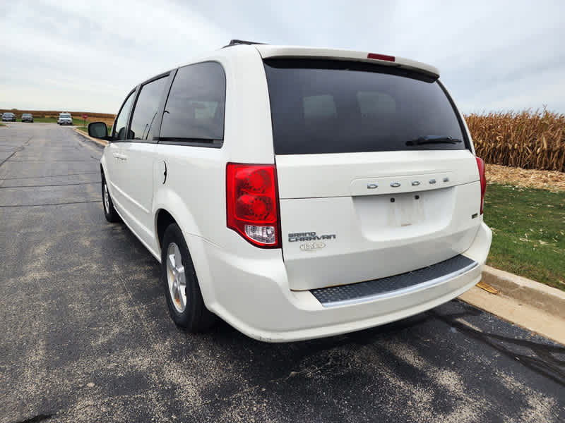 Used 2013 Dodge Grand Caravan SXT with VIN 2C4RDGCG3DR581342 for sale in Gilman, IL