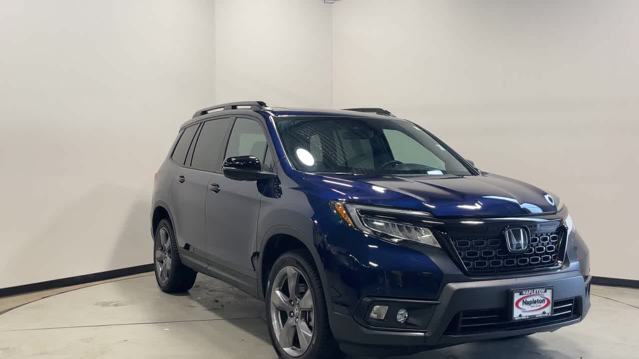 View vehicle photo 5