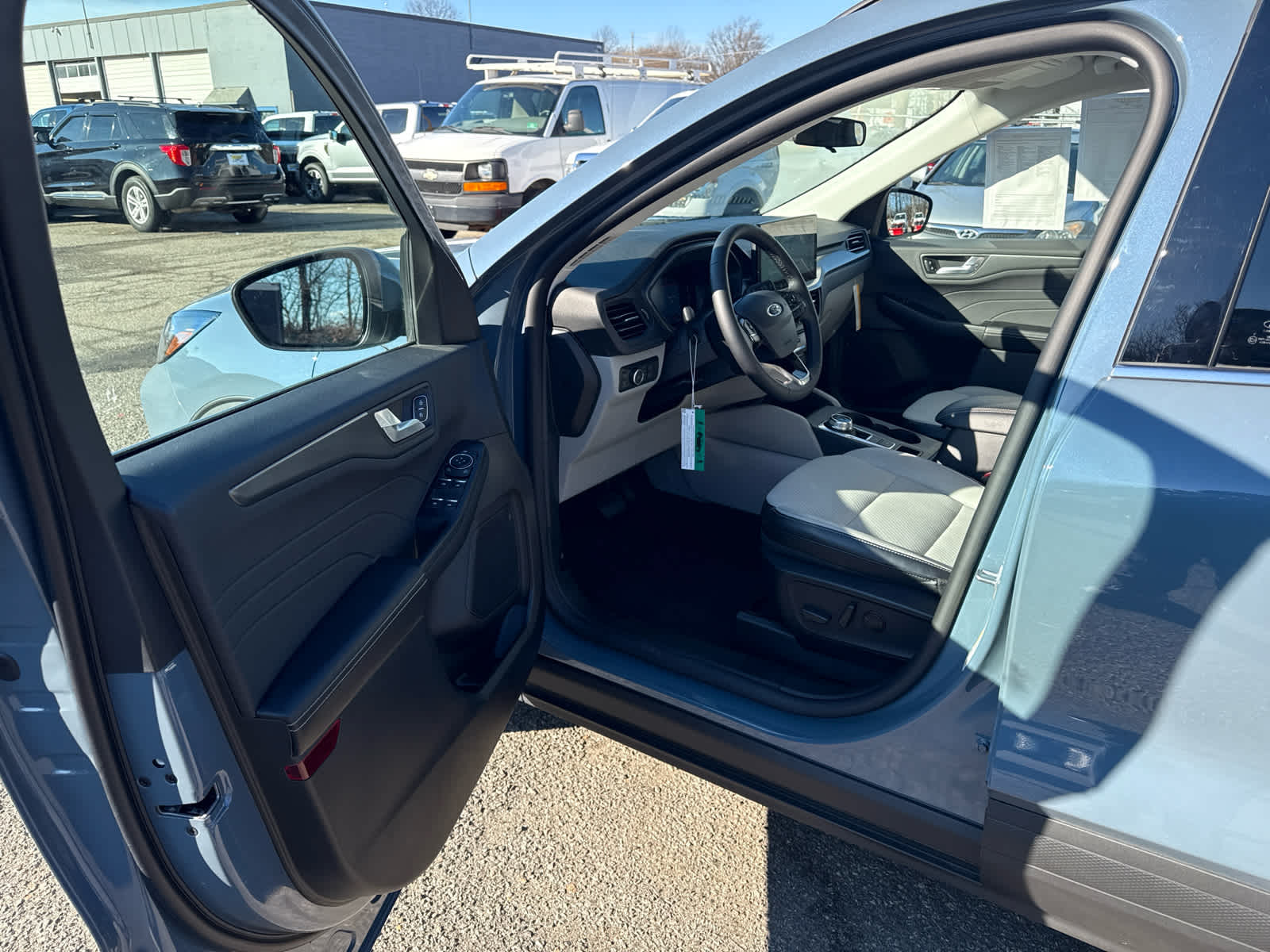 View vehicle photo 6