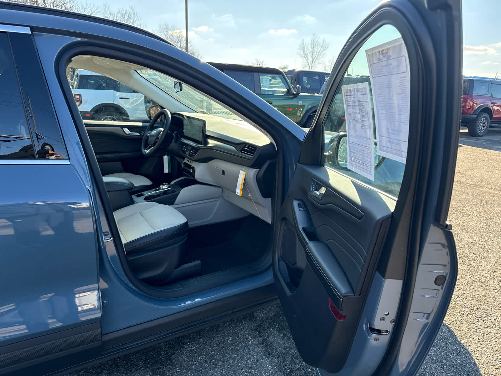 View vehicle photo 7