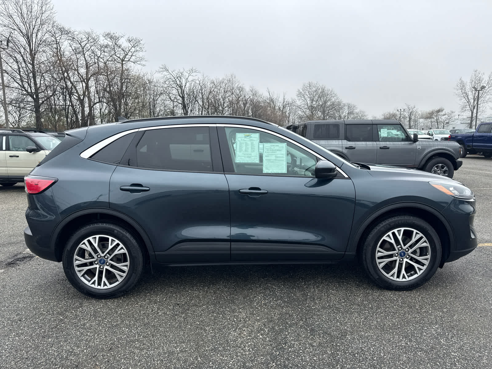 View vehicle photo 4