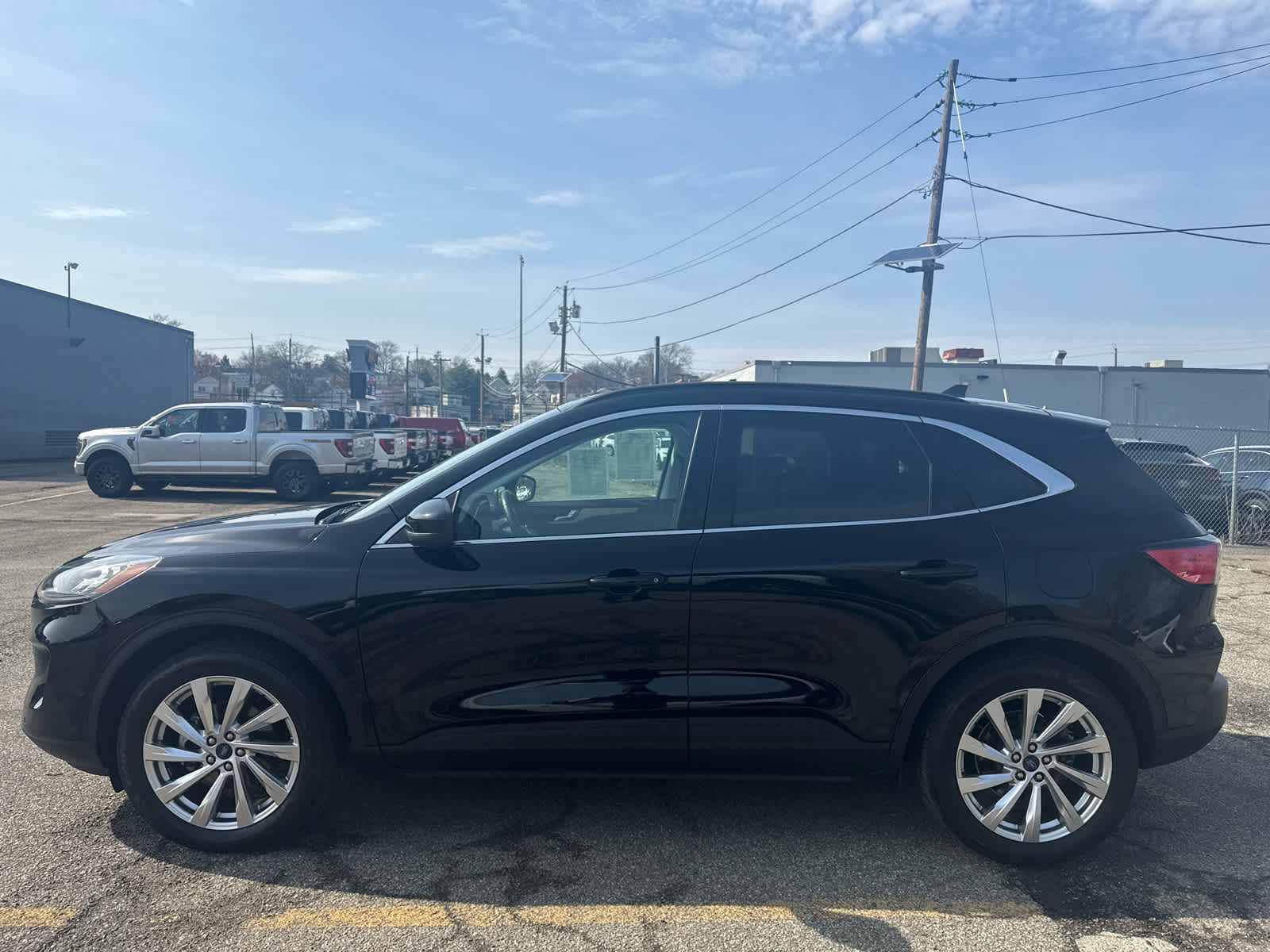 View vehicle photo 3