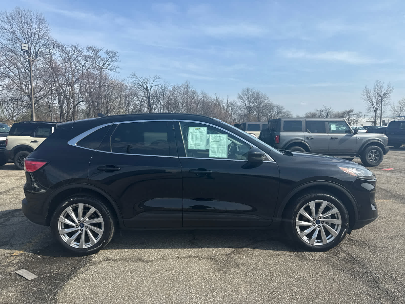 View vehicle photo 4