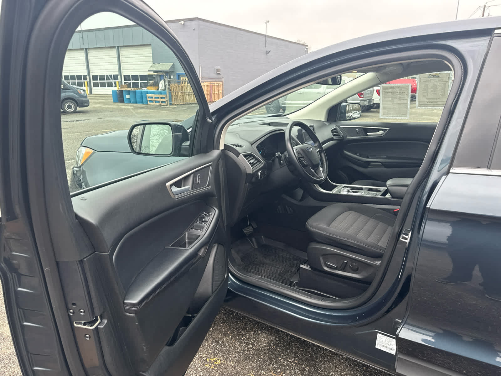 View vehicle photo 6