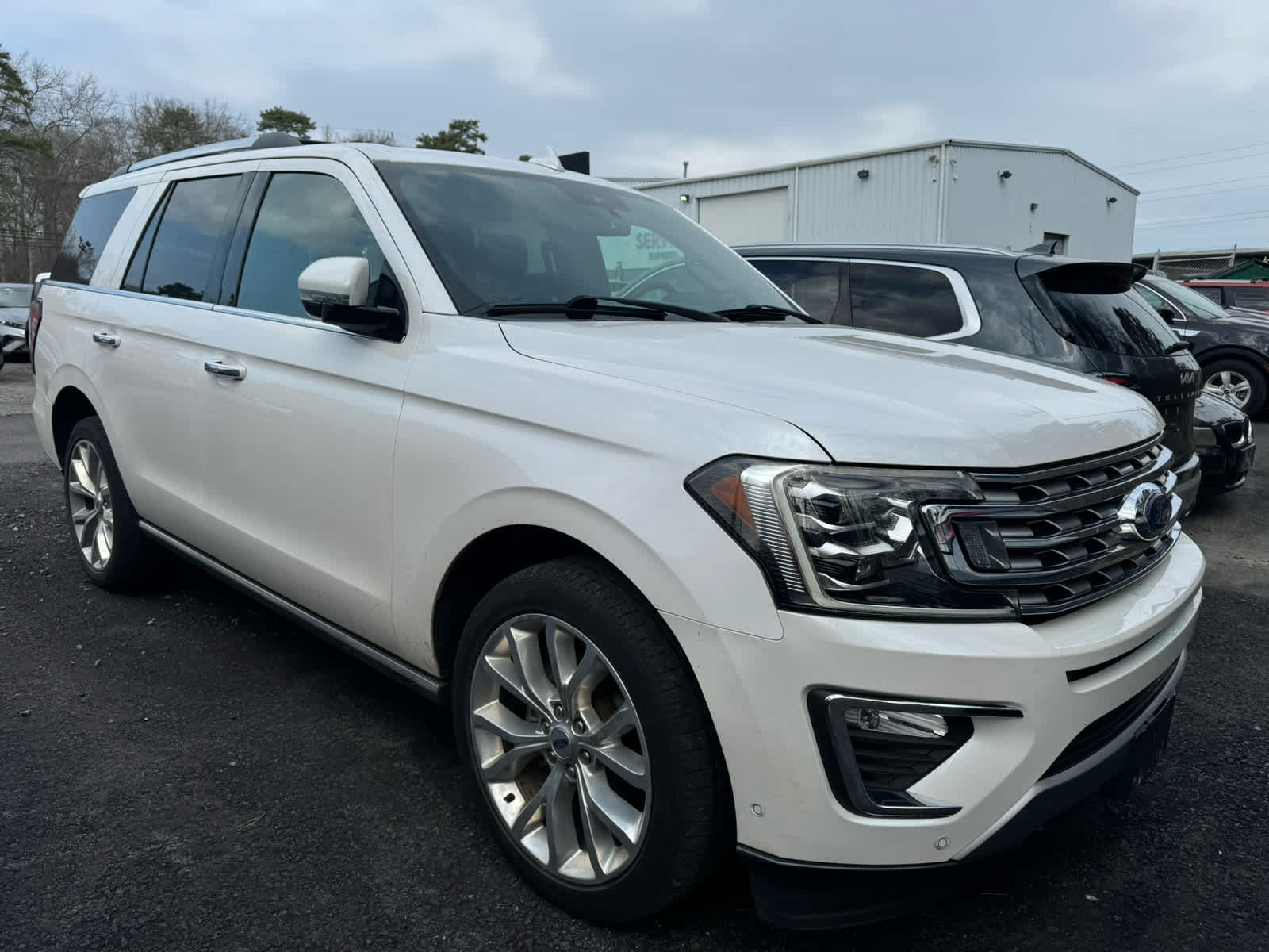 White Platinum Metallic Tri-Coat 2019 Ford Expedition Limited 4WD SUV / Crossover Four-Wheel Drive Automatic