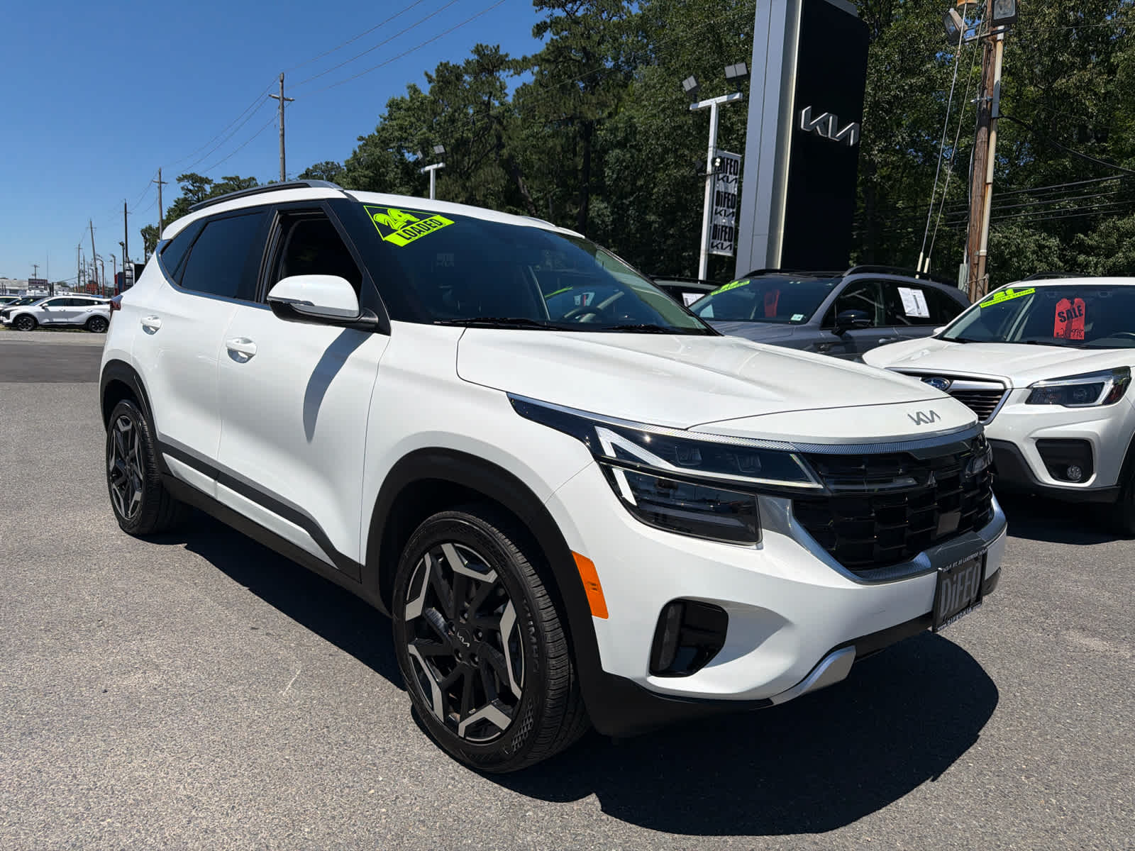 Snow White Pearl 2024 Kia Seltos SX AWD SUV / Crossover All-Wheel Drive 8-Speed Automatic