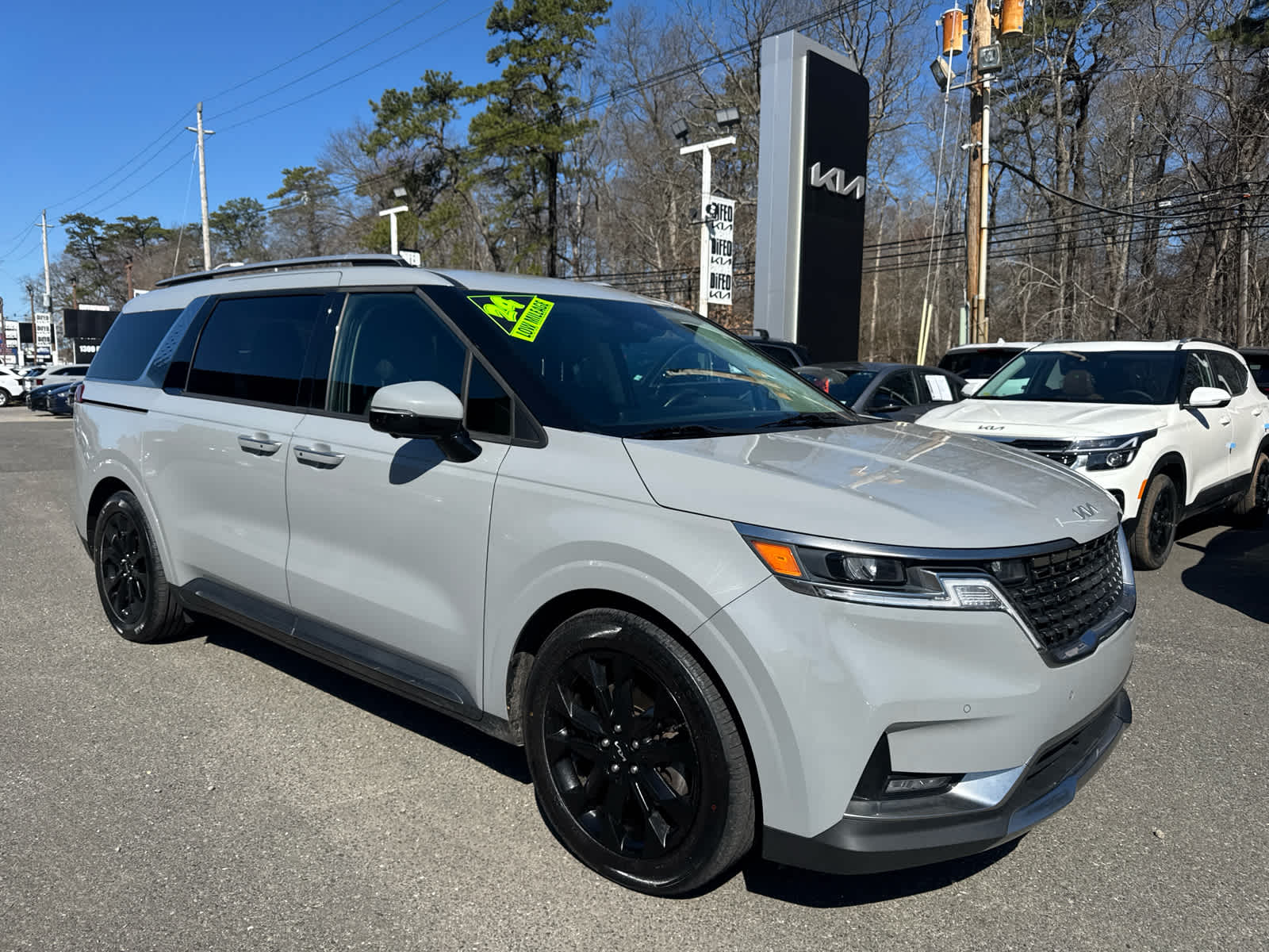 2024 Kia Carnival SX FWD