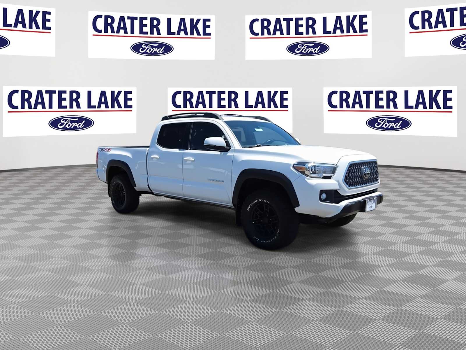 Super White 2018 Toyota Tacoma Pickup Truck Four-Wheel Drive 6-Speed Automatic