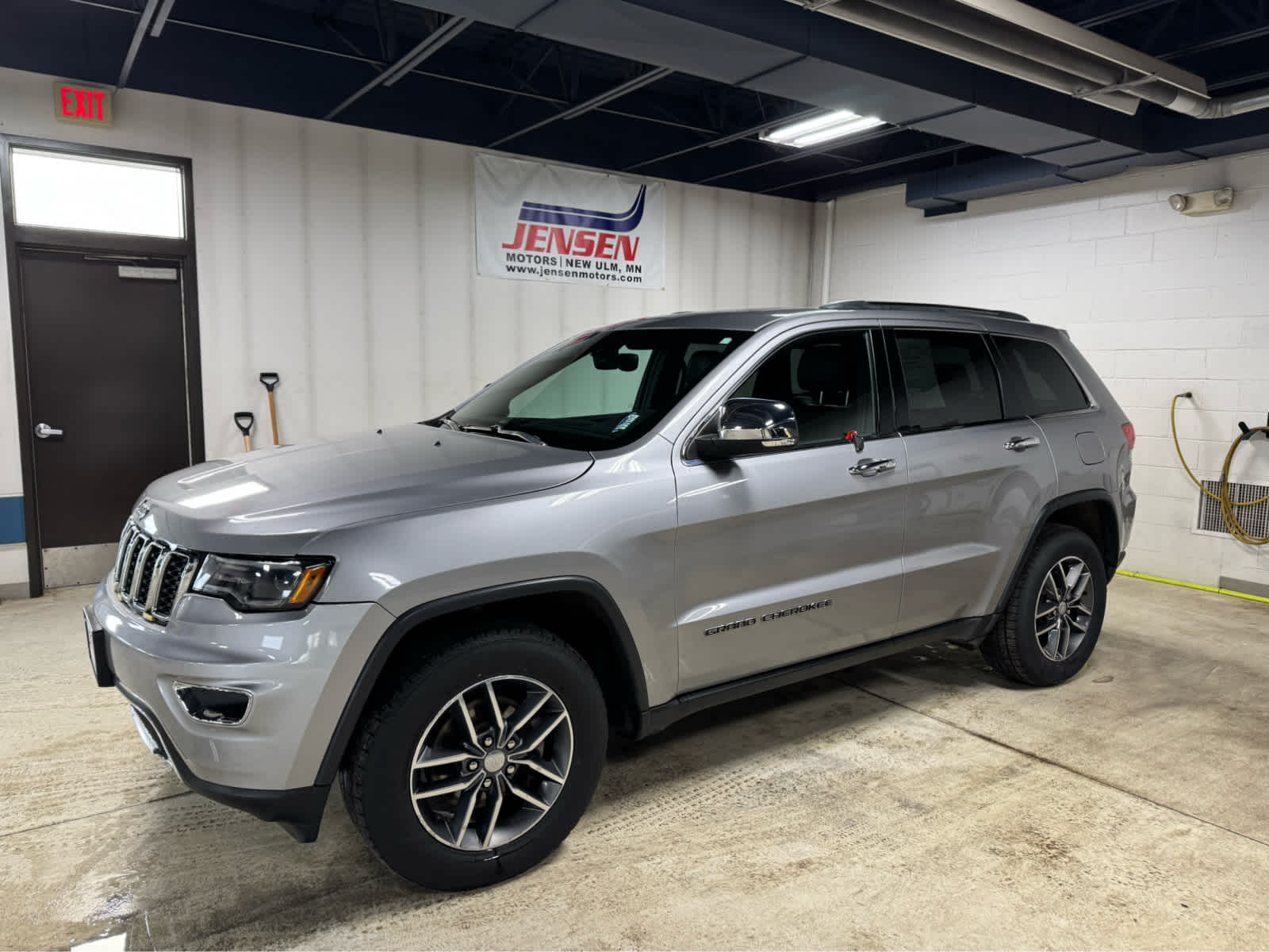 Billet Silver Metallic Clear Coat 2018 Jeep Grand Cherokee Limited 4WD SUV / Crossover Four-Wheel Drive 8-Speed Automatic