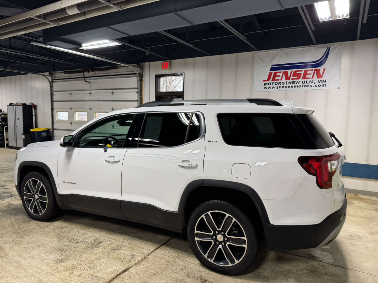 View vehicle photo 6