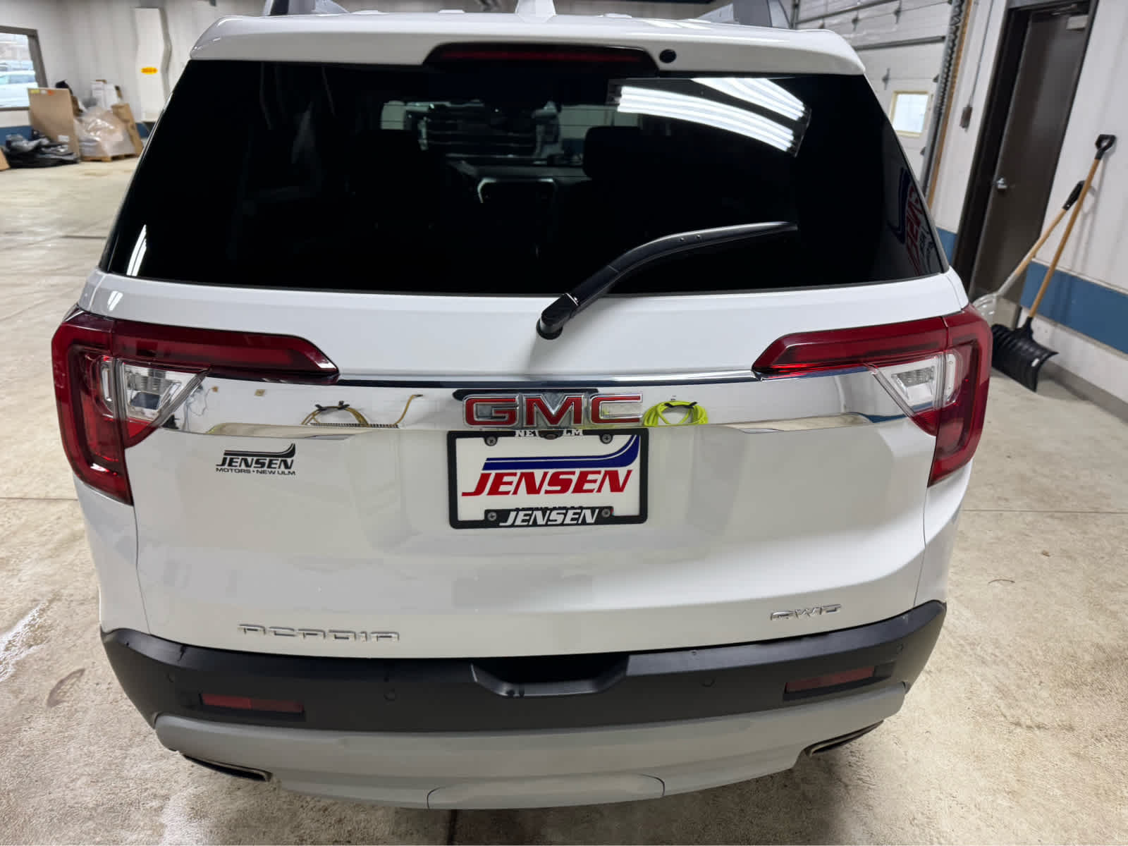 View vehicle photo 5