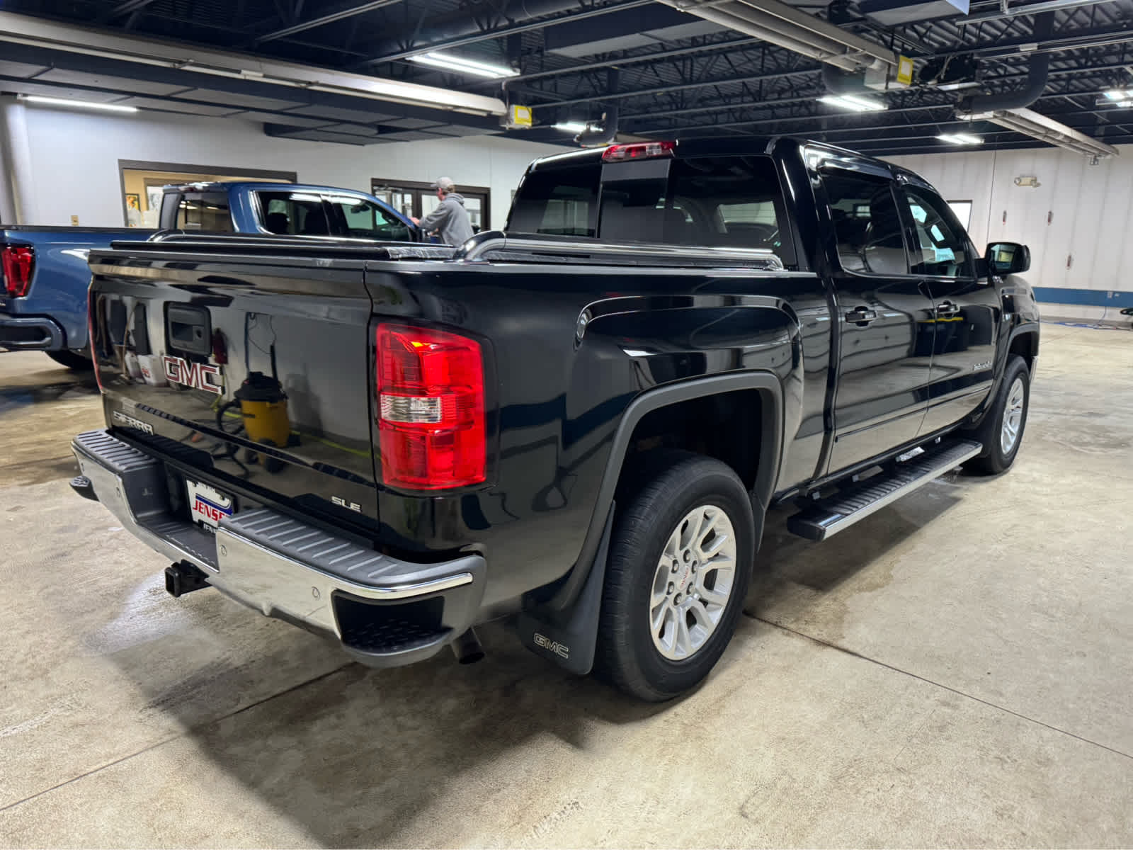 View vehicle photo 4