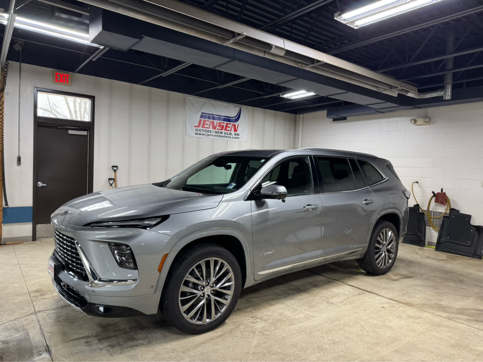 Moonstone Gray Metallic 2025 Buick Enclave Avenir AWD SUV / Crossover Four-Wheel Drive 8-Speed Automatic