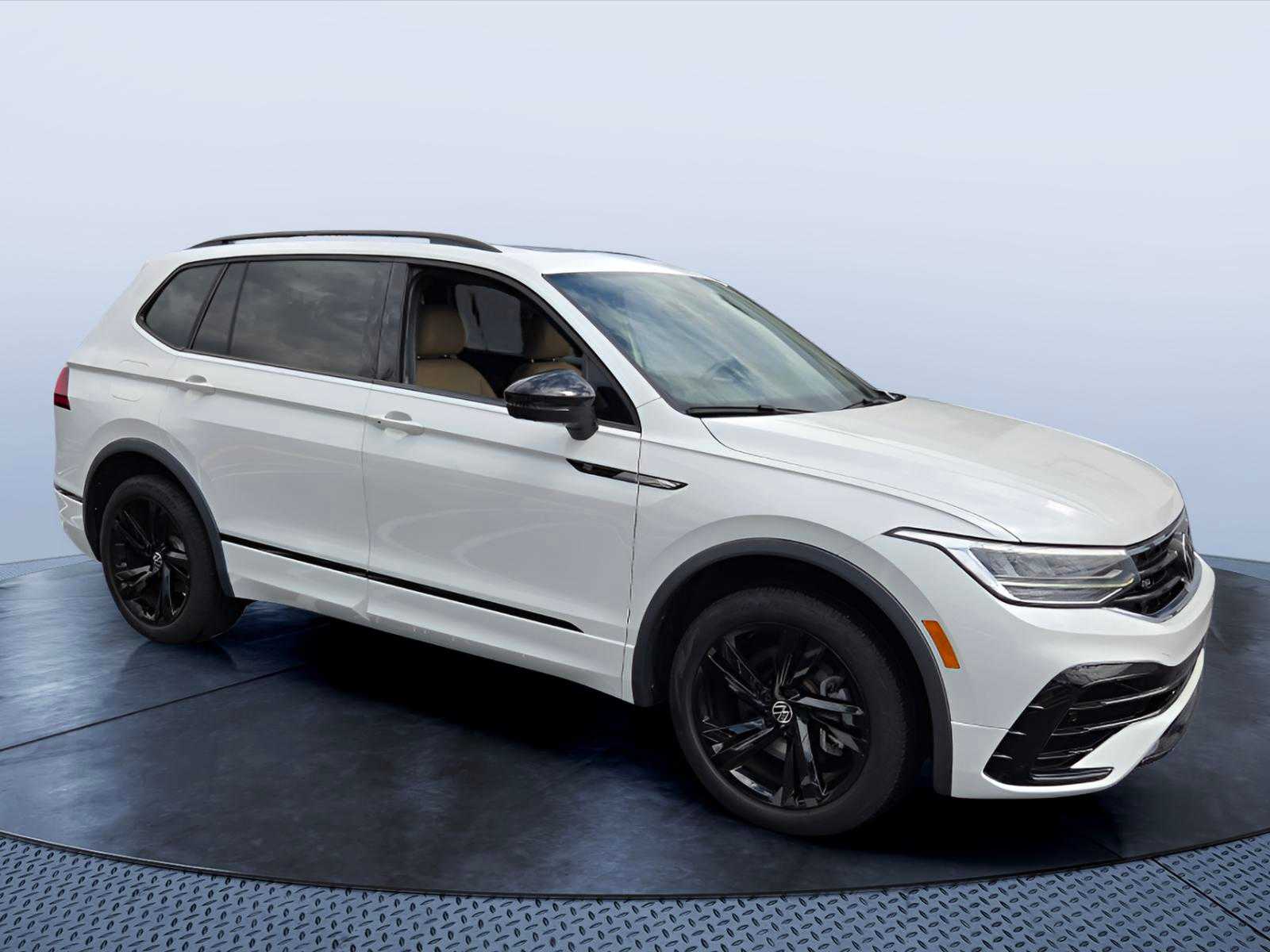 2024 Volkswagen Tiguan SE R-Line Black FWD