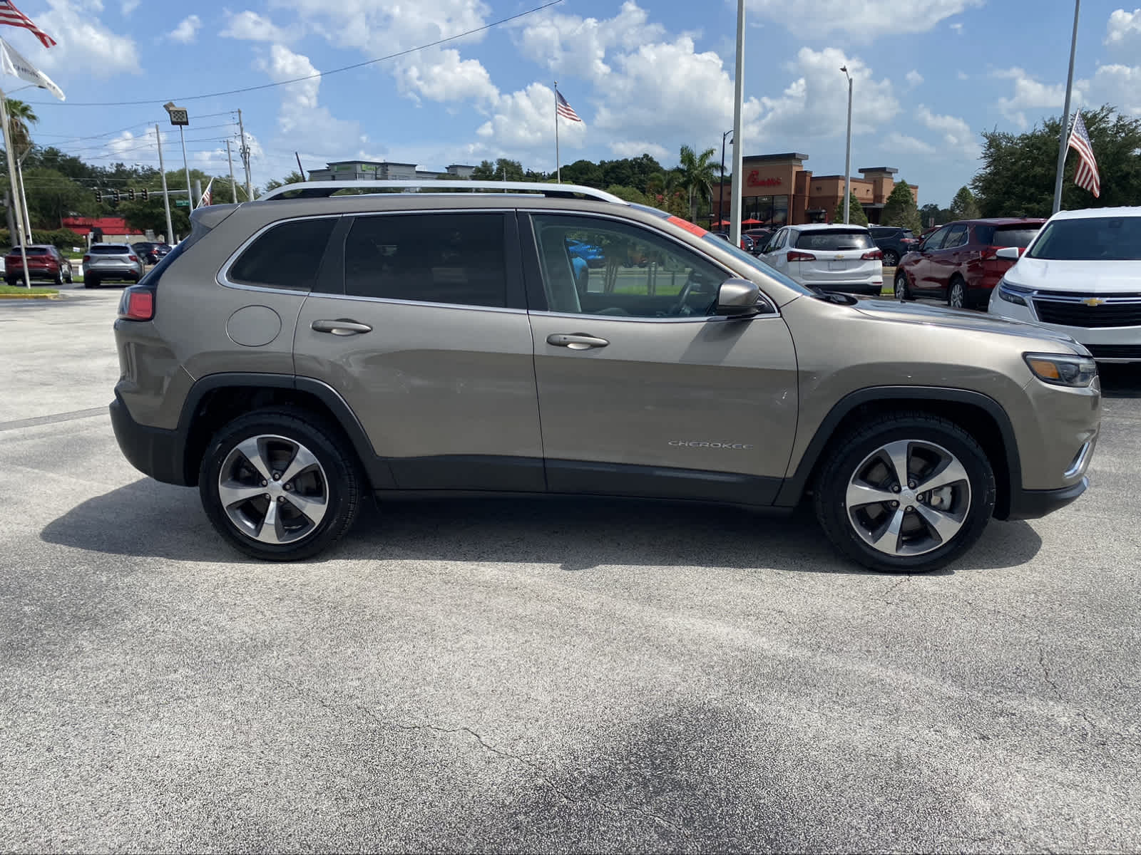 2019 Jeep Cherokee Limited 9