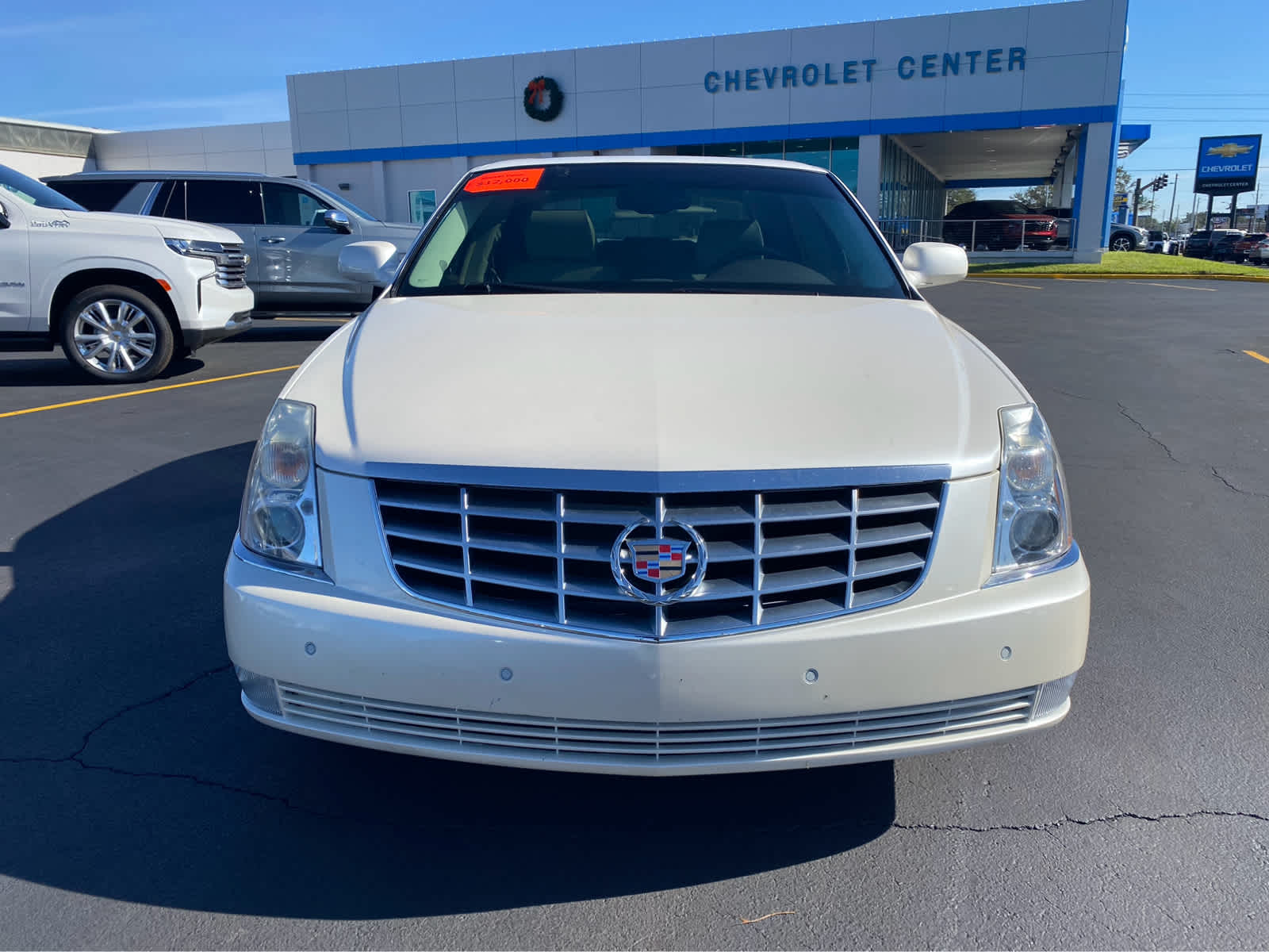 2011 Cadillac DTS Luxury Collection 3