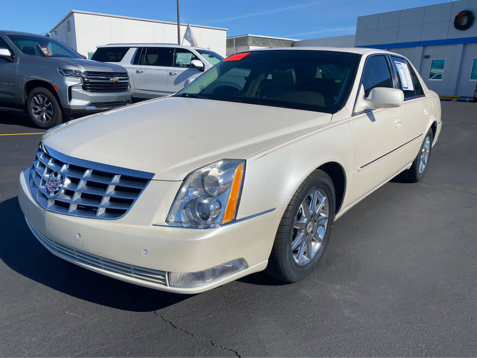 2011 Cadillac DTS Luxury Collection 4