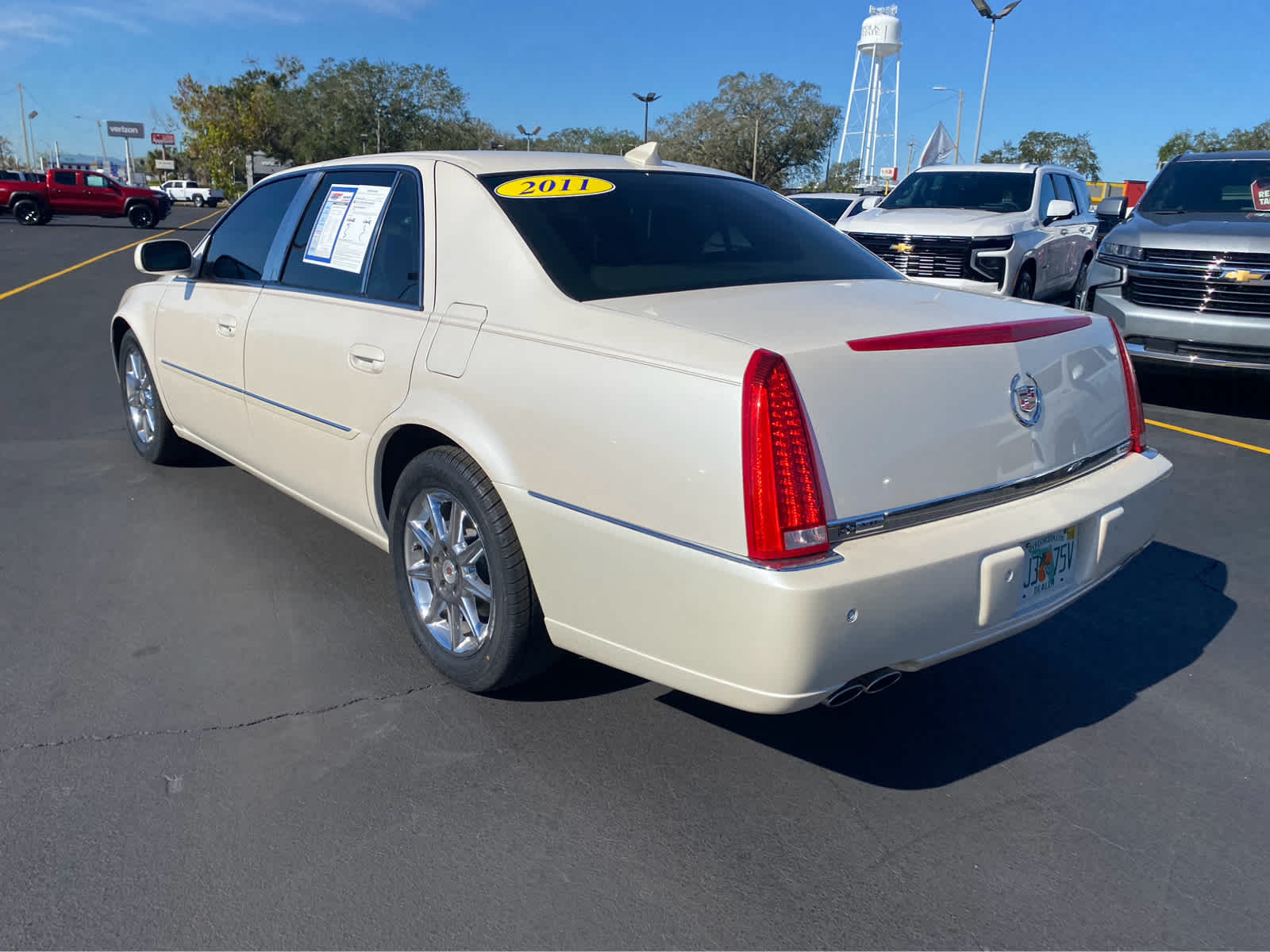 2011 Cadillac DTS Luxury Collection 6