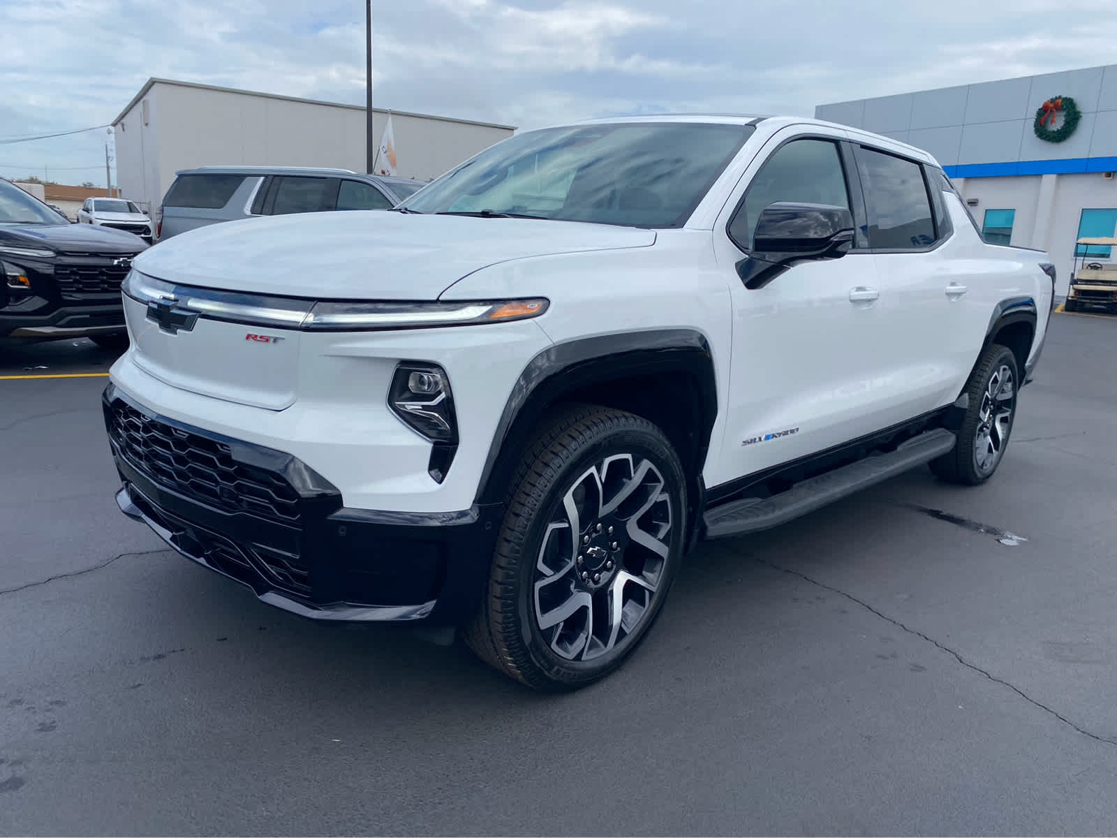 2025 Chevrolet Silverado EV RST e4WD Crew Cab Max Range 4