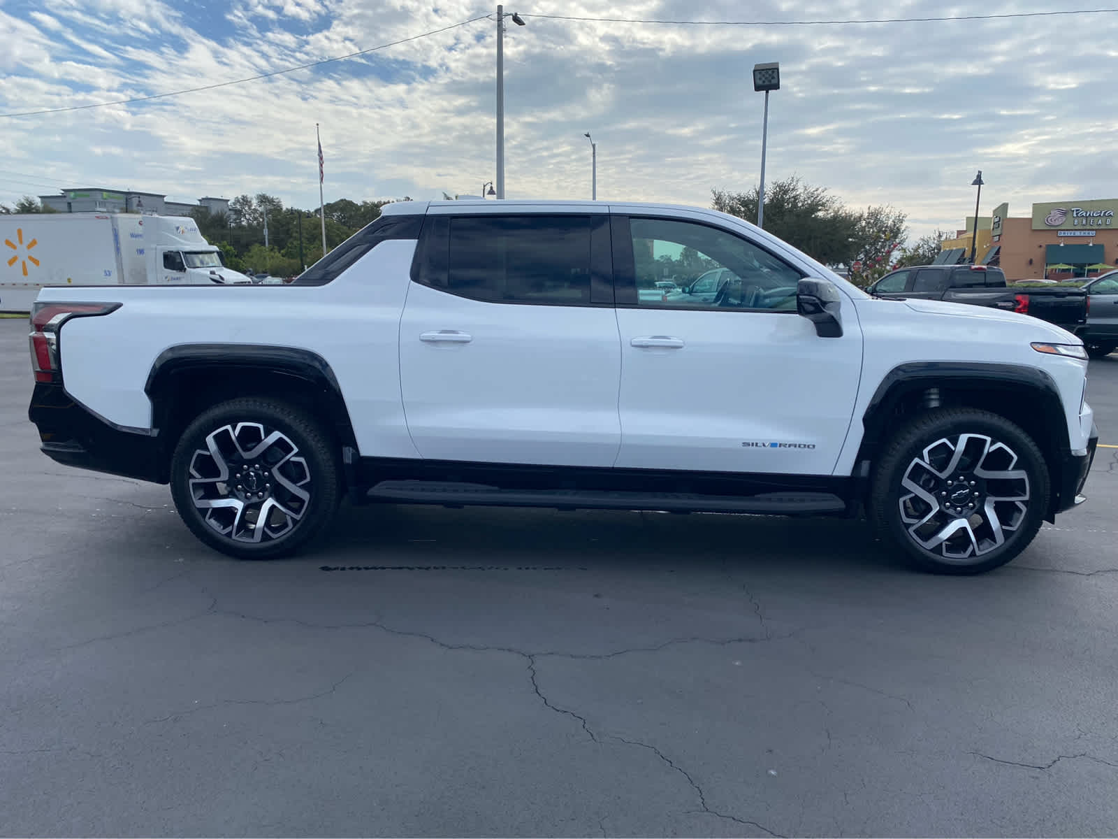 2025 Chevrolet Silverado EV RST e4WD Crew Cab Max Range 9