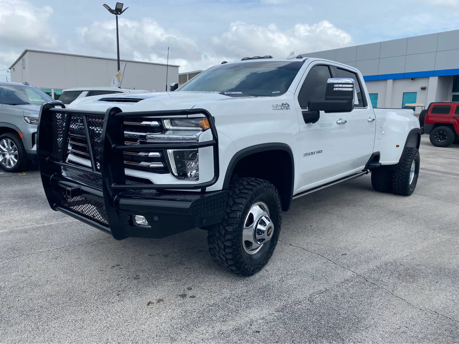 2022 Chevrolet Silverado 3500HD High Country 4WD Crew Cab 172 4