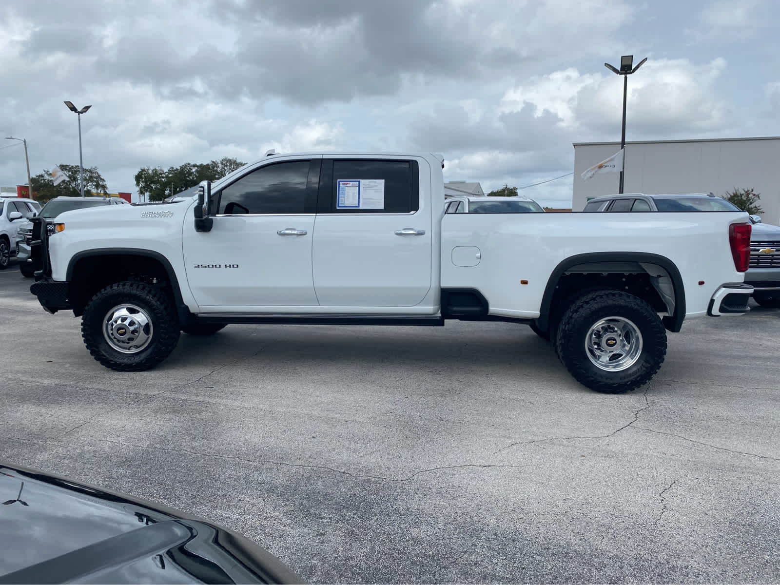 2022 Chevrolet Silverado 3500HD High Country 4WD Crew Cab 172 5