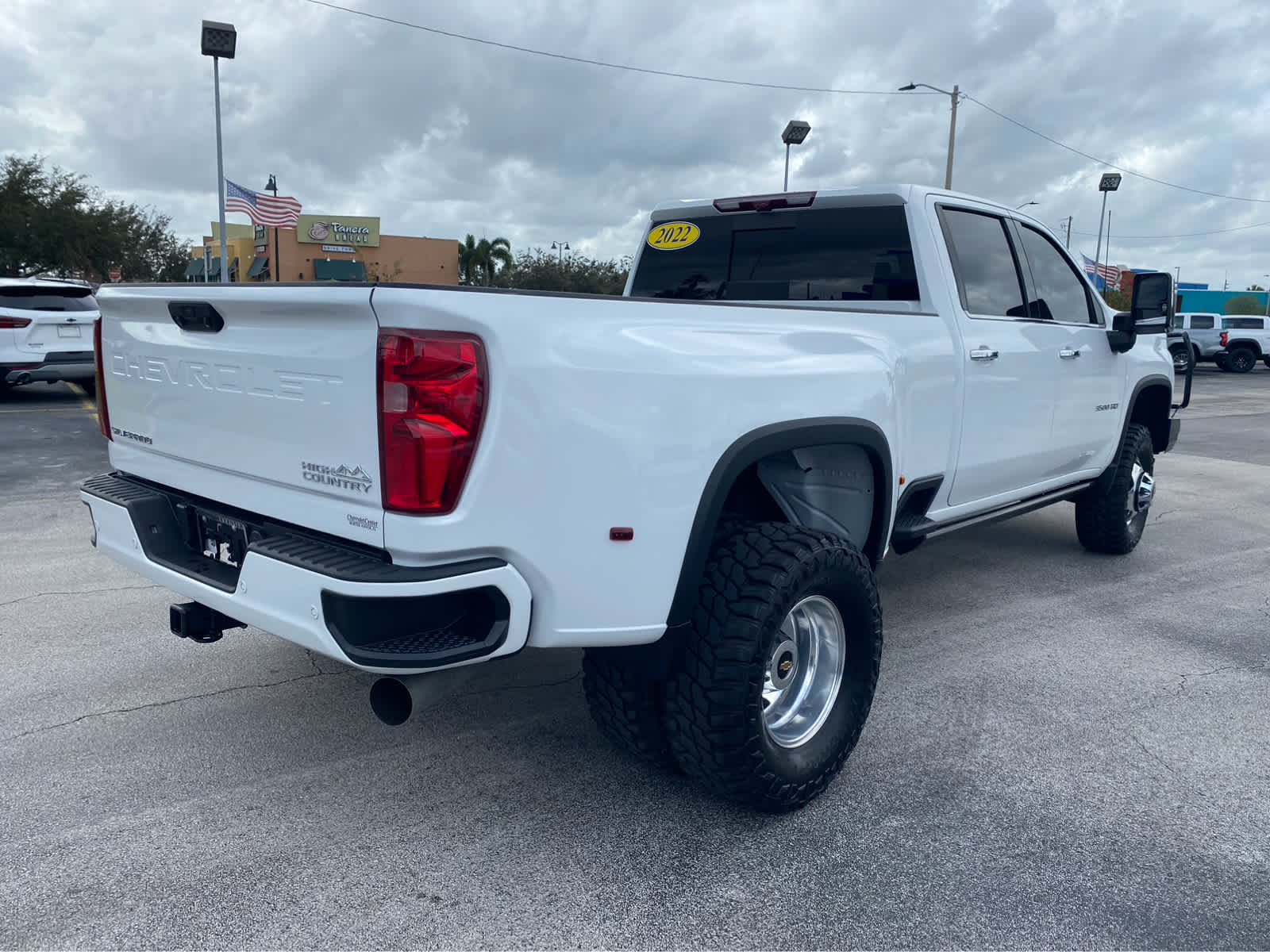 2022 Chevrolet Silverado 3500HD High Country 4WD Crew Cab 172 8