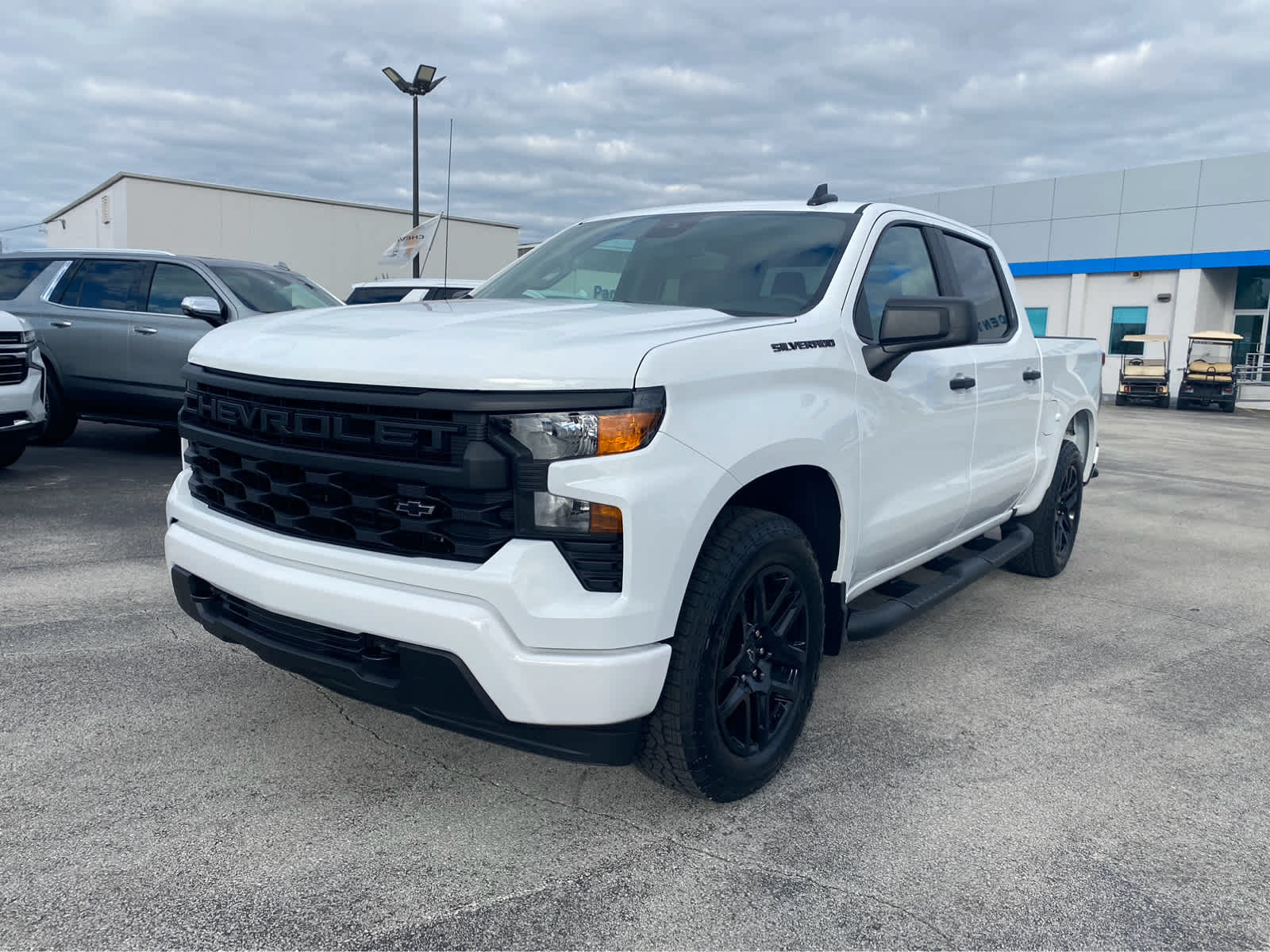 2025 Chevrolet Silverado 1500 Custom 2WD Crew Cab 147 4