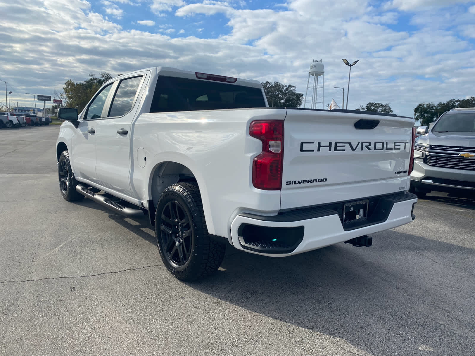 2025 Chevrolet Silverado 1500 Custom 2WD Crew Cab 147 6