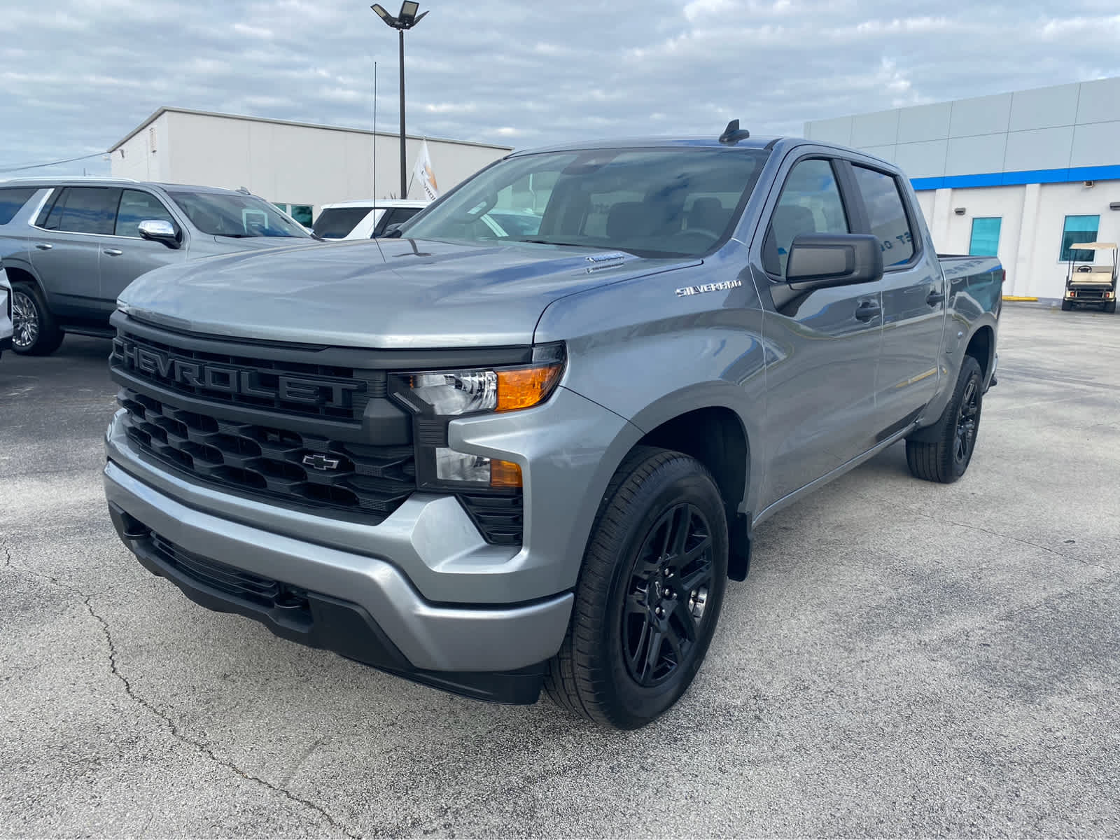 2025 Chevrolet Silverado 1500 Custom 2WD Crew Cab 147 4