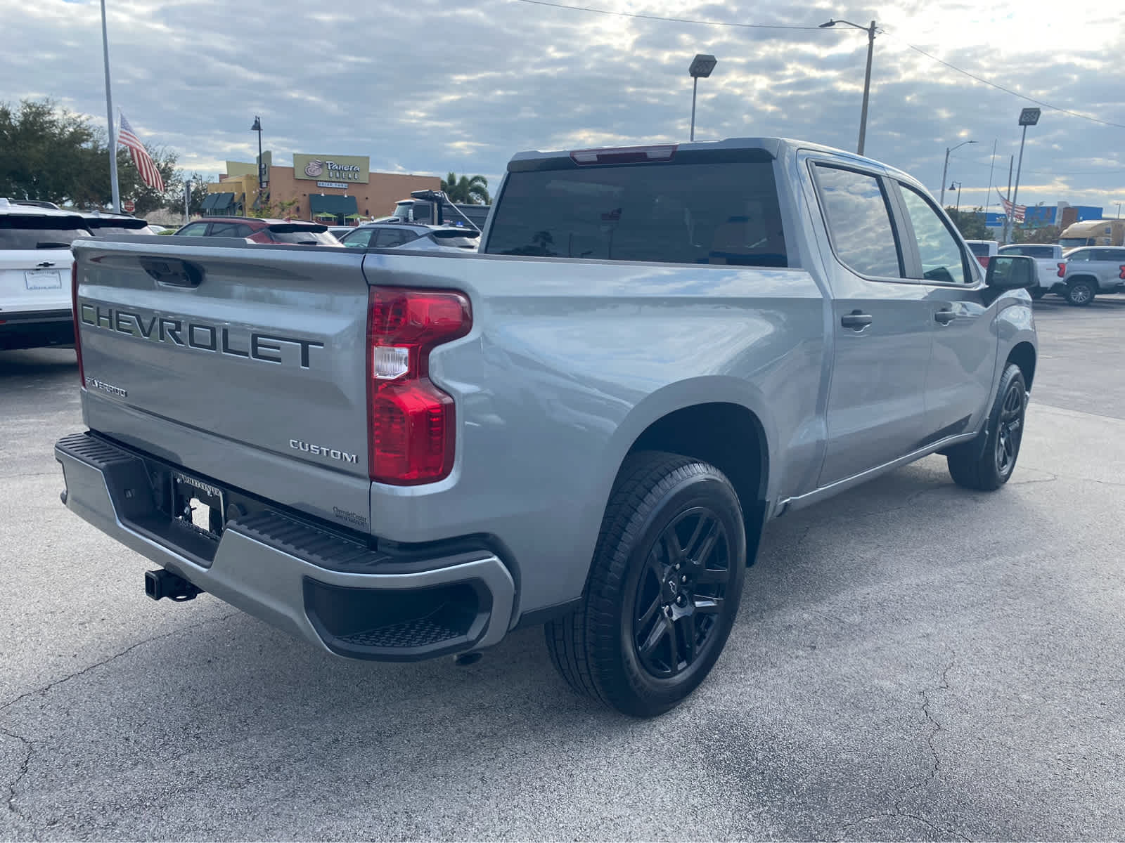 2025 Chevrolet Silverado 1500 Custom 2WD Crew Cab 147 8