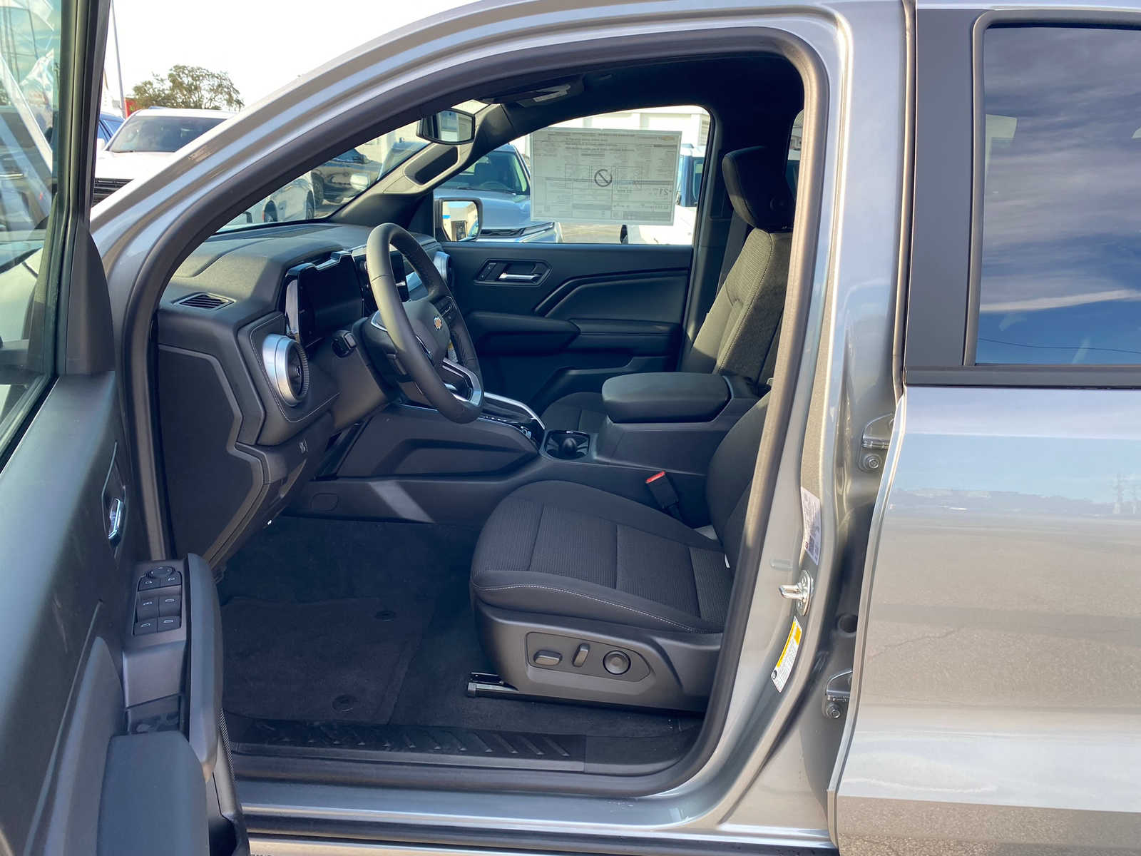 2024 Chevrolet Colorado 2WD LT Crew Cab 15