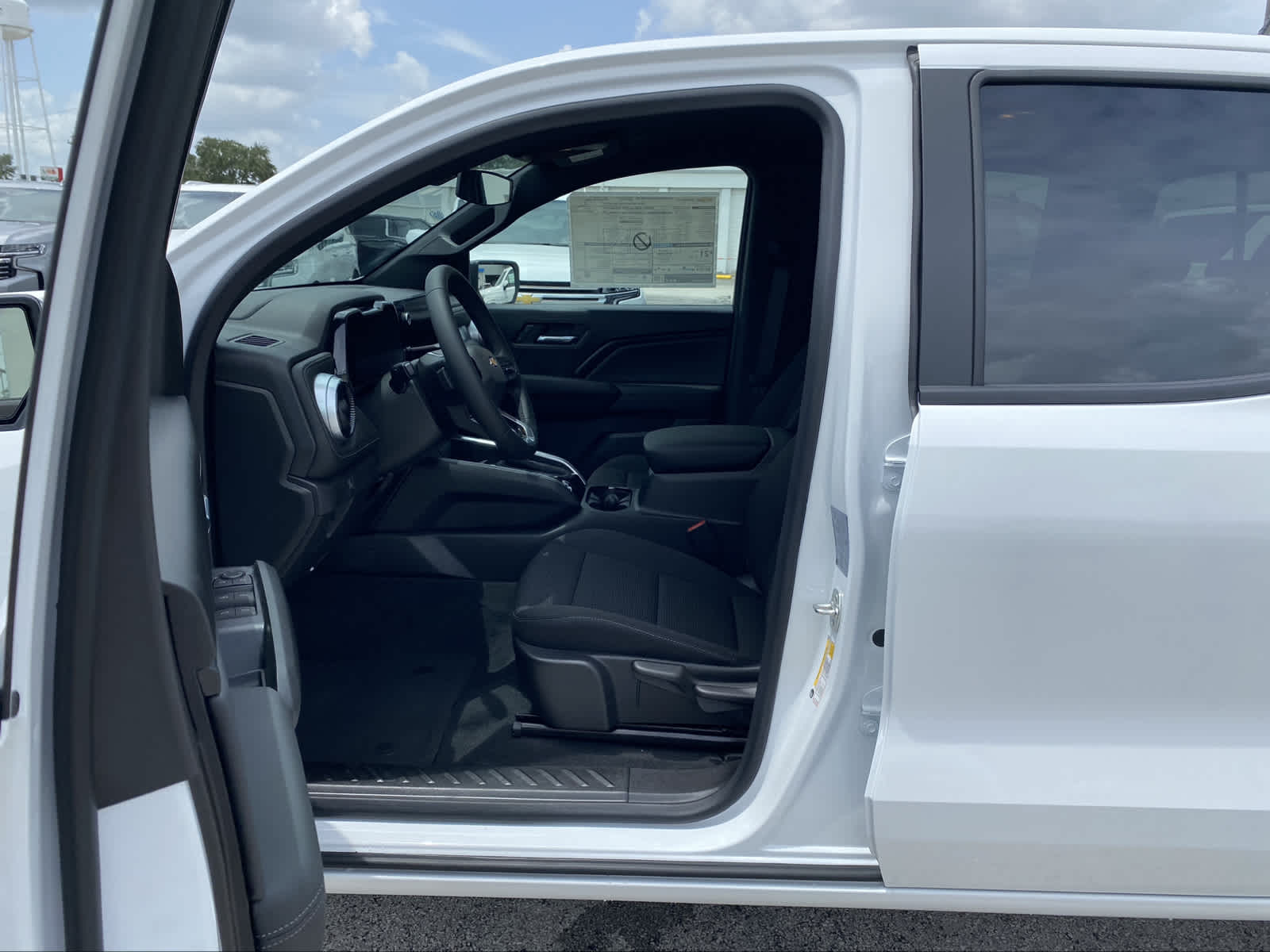 2024 Chevrolet Colorado 2WD LT Crew Cab 14