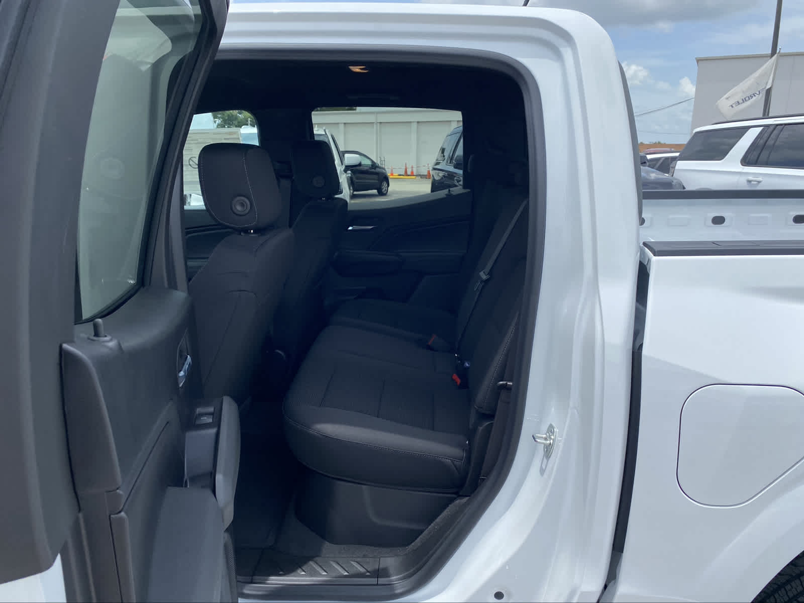 2024 Chevrolet Colorado 2WD LT Crew Cab 13