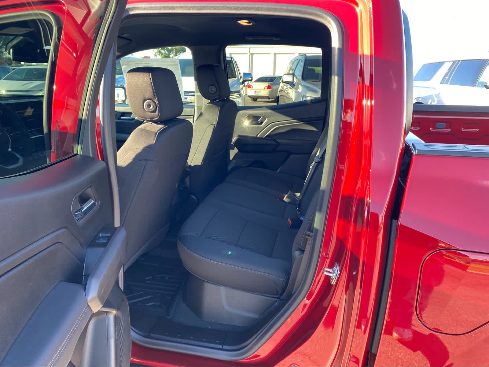 2024 Chevrolet Colorado 2WD LT Crew Cab 12