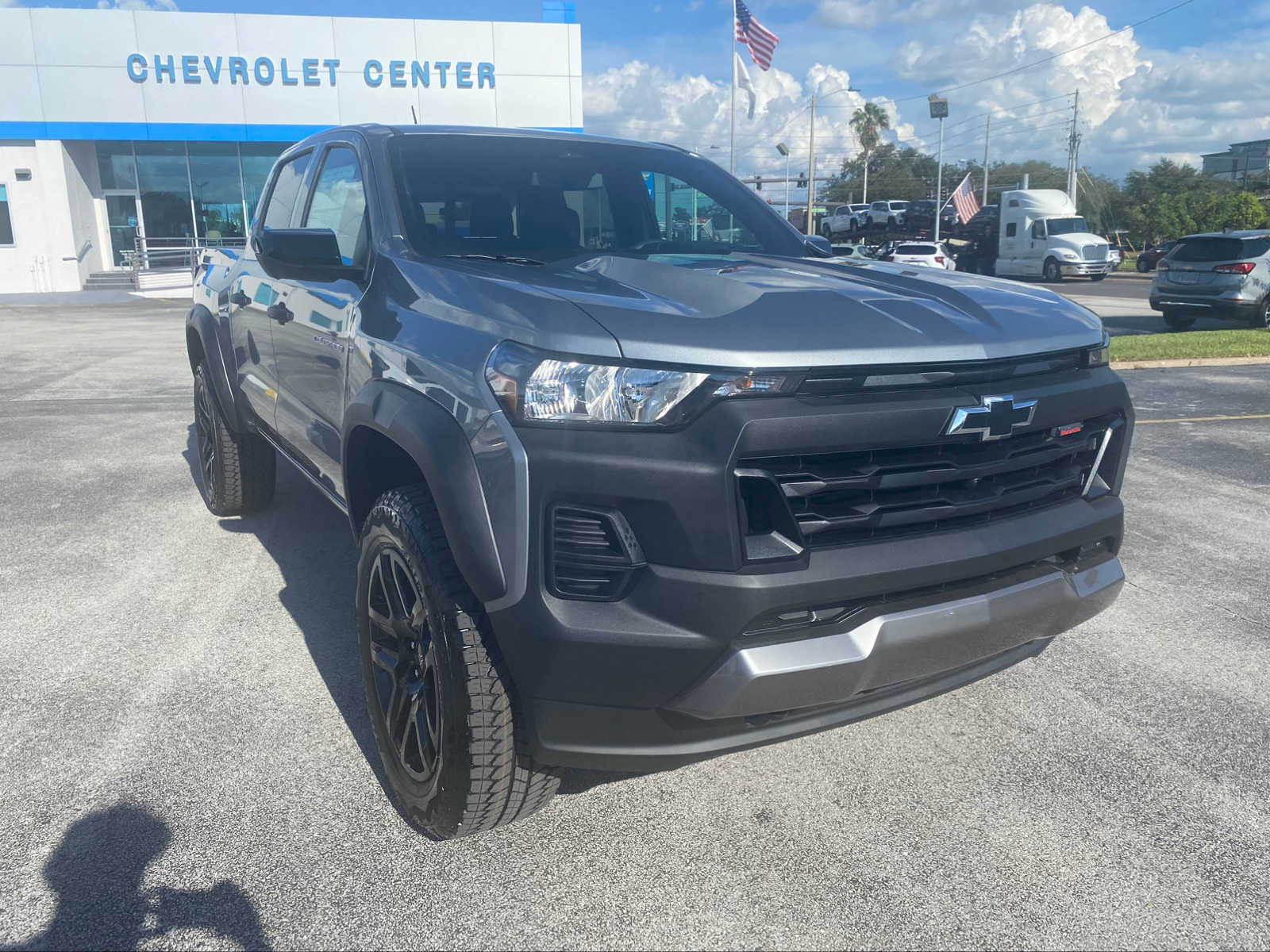 2024 Chevrolet Colorado 4WD Trail Boss Crew Cab 2