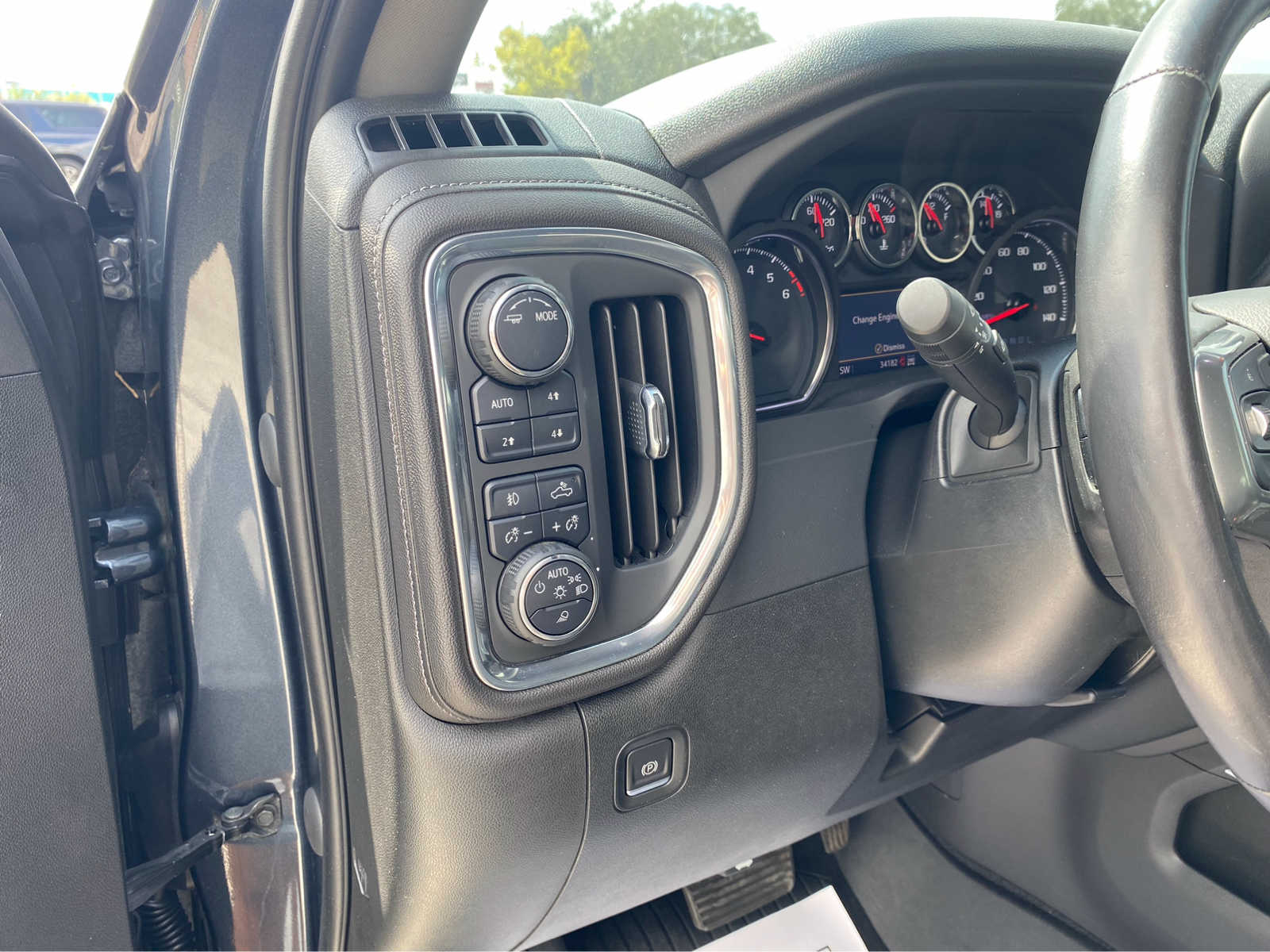 2020 Chevrolet Silverado 1500 LT Trail Boss 4WD Crew Cab 147 17